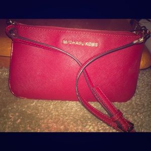 RED MICHAEL KORS CROSSBODY BAG